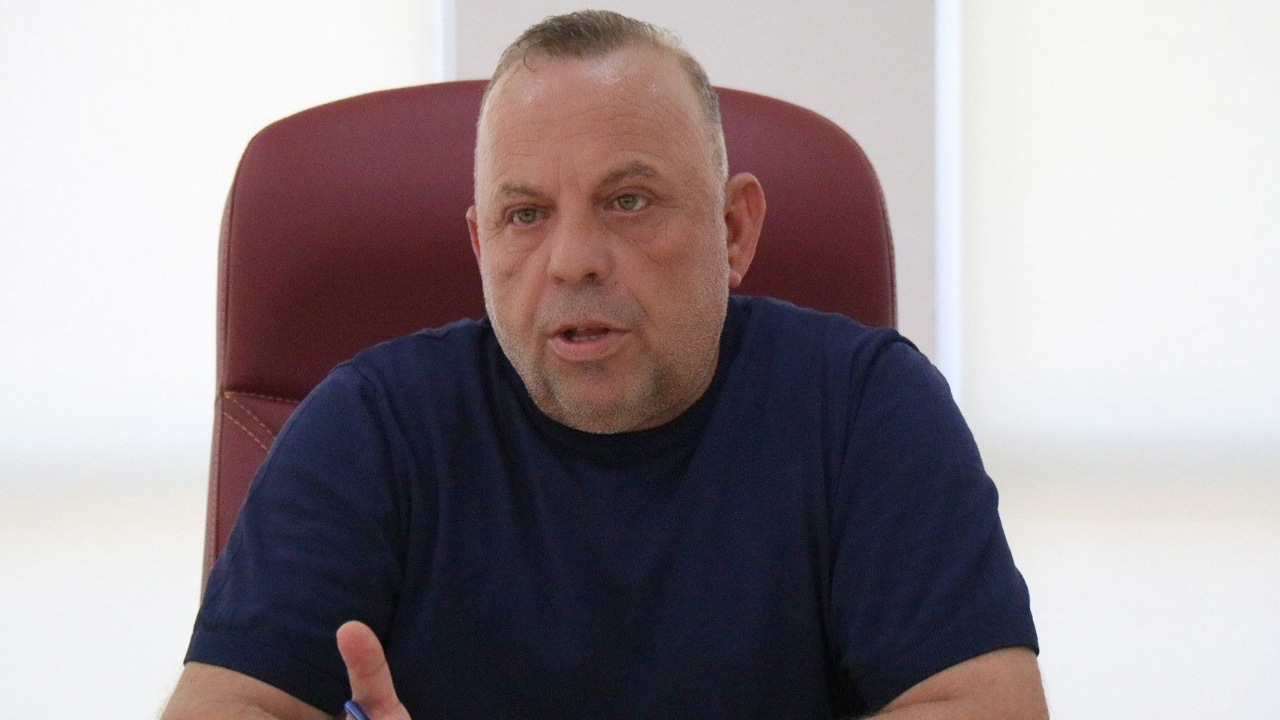 Transfer haberlerine bir yalanlama daha: Bozdoğan Belediye Başkanı Özel&#039;den &#039;gündemim hizmet&#039; çıkışı