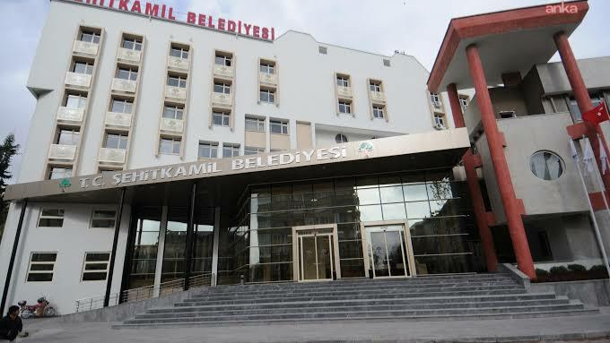 CHP’den AK Parti’ye geçen Şehitkamil Belediyesi, zabıta memuru olarak mühendislik mezunu arıyor