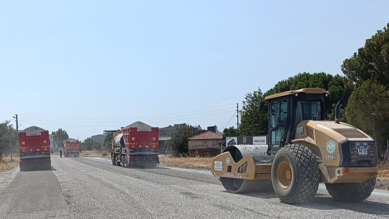 Büyükşehir’den 13 Bin Ton Asfalt, 55 Kilometre Sathi Kaplama