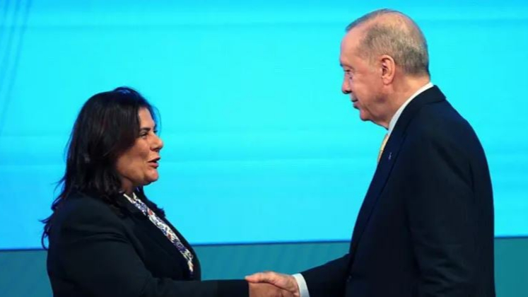 Özlem Çerçioğlu AK Parti'ye Geçti: İzmir Adayı Olacağı İddia Edildi!