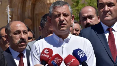 CHP Lideri Özgür Özel Buca Cezaevi'nde yatan başkanları ziyaret etti