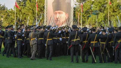 Teğmenlere 30 Ağustos yasaklarına CHP'den sert tepki: Atatürk'ün adından bile korkanlar...