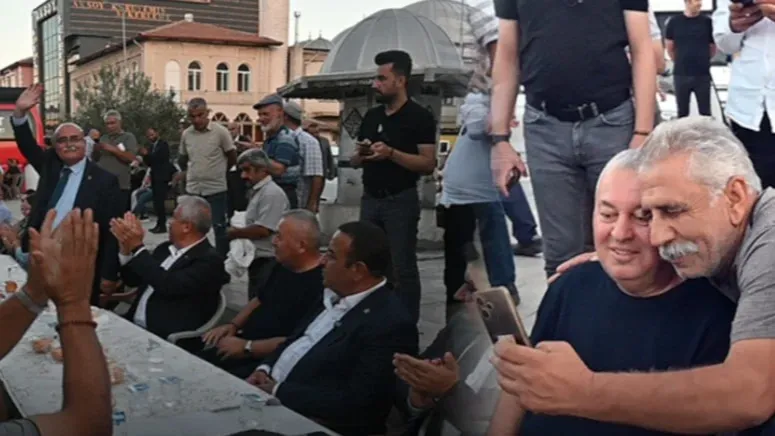 AK Partili belediye başkanı salon vermedi! CHP'nin yemeği mitinge dönüştü