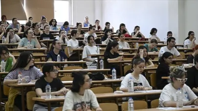 Eksi netle üniversite: Aralarında burs kazananlar da var!