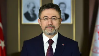 Bakan Yumaklı: Uçağımız havaalanına dönerken acil iniş yapmıştır