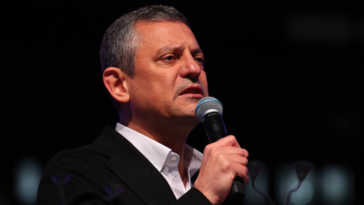 Özgür Özel'den 30 Ağustos mesajı: Unutmamamız gereken tek ilke; "Zafer, 'zafer benimdir' diyebilenindir"