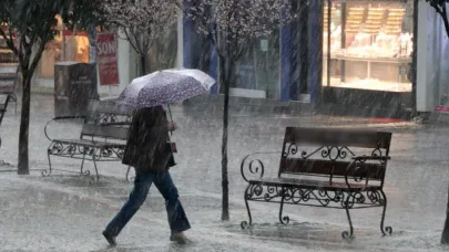 Meteoroloji uyardı: Gök gürültülü sağanak geliyor! İşte İzmir'de son durum...