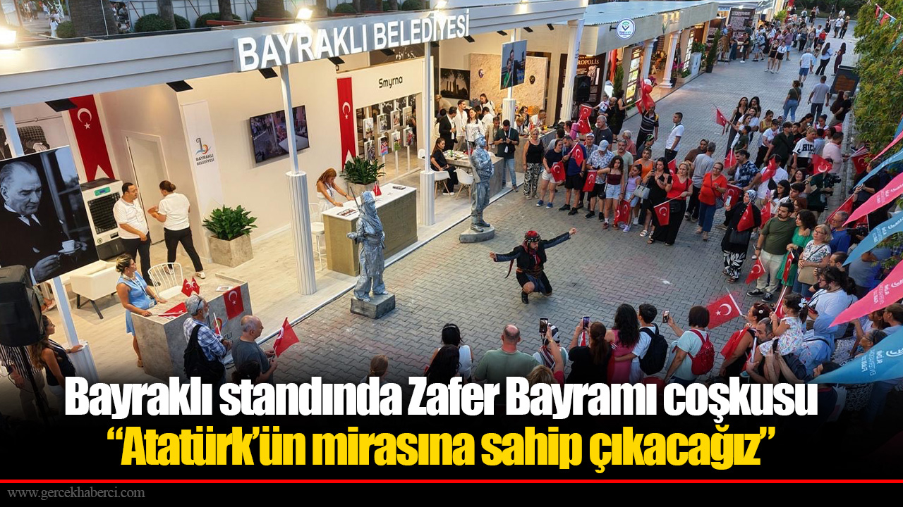 Bayraklı standında Zafer Bayramı coşkusu
