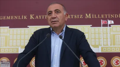 Gürsel Tekin bugünü mü planladı?