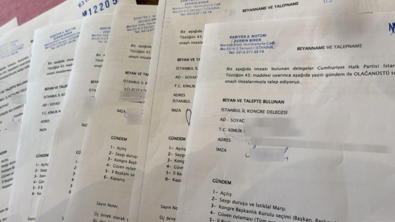 CHP İstanbul İl Kongresi delegeleri, olağanüstü kongrenin toplanması talebiyle noterde imza veriyor