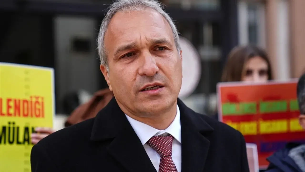 CHP’den İstanbul İl Başkanlığı önündeki polis ablukasına tepki
