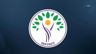 Kamışlı'da Türk bayrağının indirilmesi sonrası DEM Parti'den açıklama: Toplumun ortak değeri olan bayrağa saygısızlığı kabul etmiyoruz