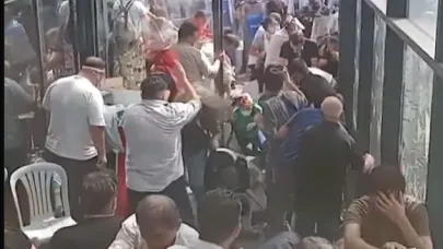 Polis, CHP İstanbul İl Başkanlığı binası içerisine biber gazı sıktı!