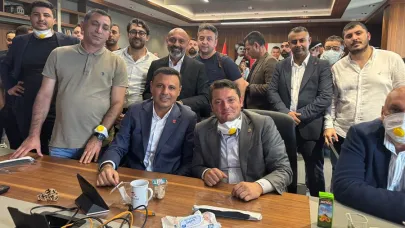 Gürsel Tekin polis eşliğinde binaya girmişti... Özgür Çelik'in makam odasında son durum!