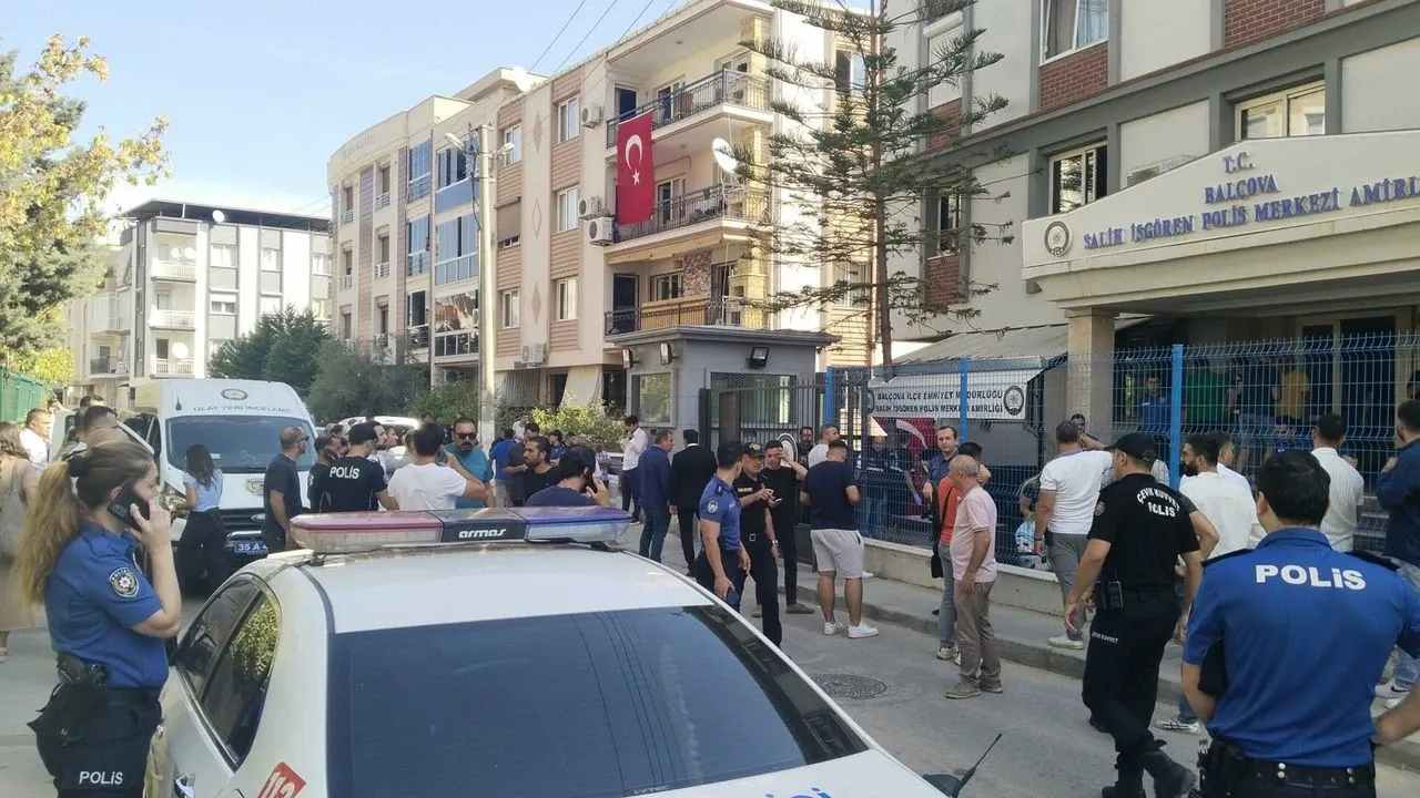 İzmir’de polis karakoluna silahlı saldırıya ilişkin yürütülen soruşturmada 5 gözaltı