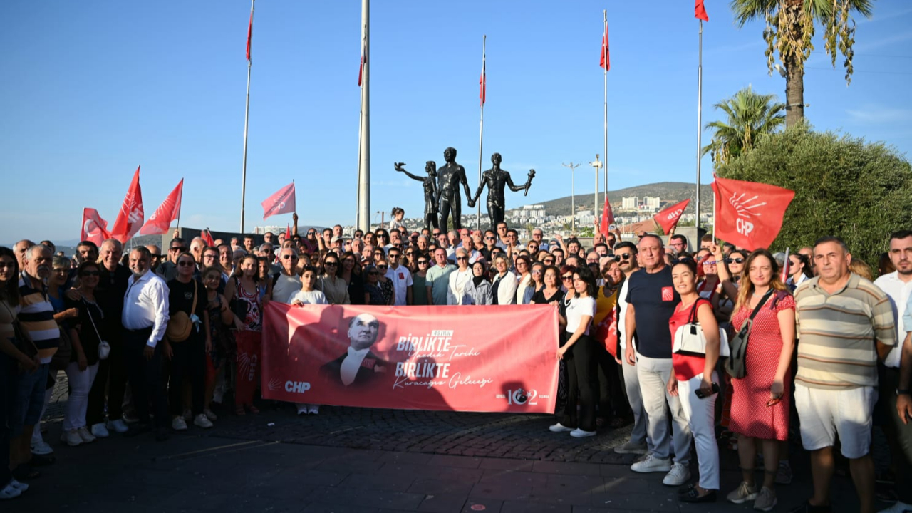 CHP Kuşadası İlçe Başkanlığı, "Türkiye'nin ulu çınarı 102 yaşında"