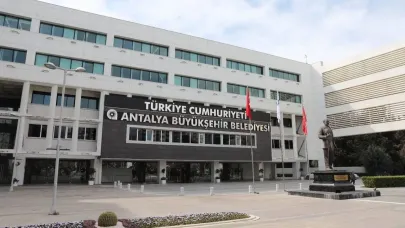 Antalya Büyükşehir Belediyesi'ne bir operasyon daha: 17 gözaltı
