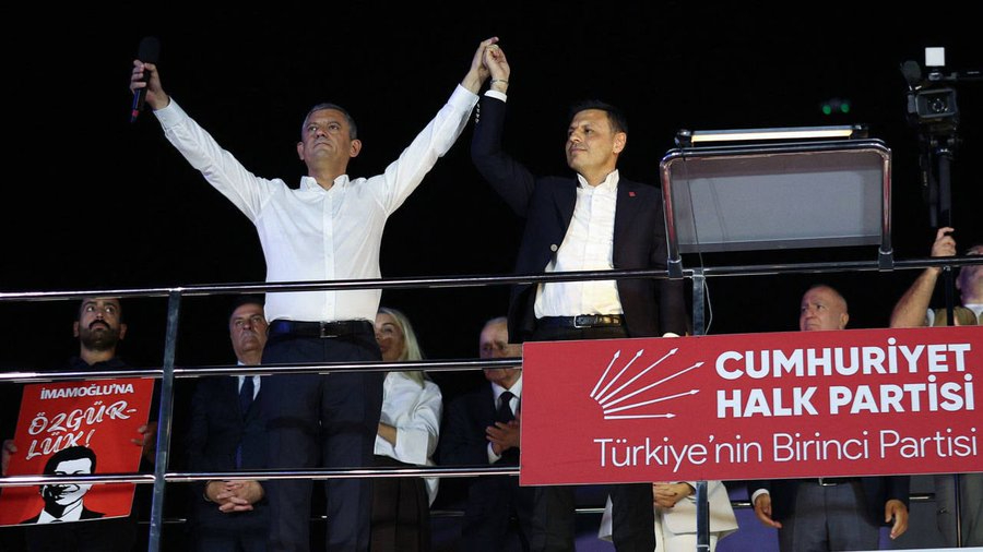 Özgür Özel'den Kadıköy mitingi çağrısı: Teslim olmayacağız!