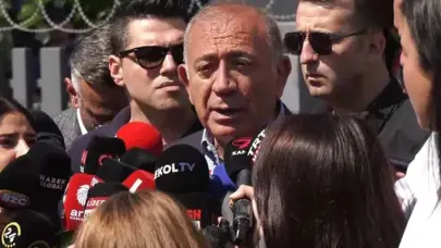 Polis ablukası devam ediyor: Gürsel Tekin, eski il binasına geldi ve gitti