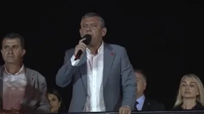 CHP'deki kayyum gerginliği sonrası Kadıköy'de coşkulu miting: Yurttaşlar akın etti