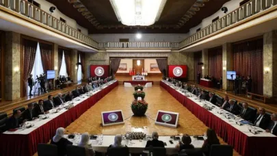 AK Parti ve CHP'li vekiller arasında 'Bize hesap soramazsınız' gerginliği: Komisyonda kayyum tartışması