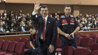 İmamoğlu hakim karşısında! Slogan ve alkışlarla salona girdi