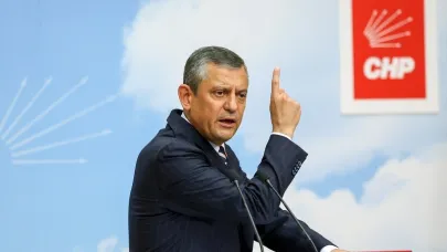 Özel'den Bayrampaşa operasyonu değerlendirmesi; "AK Parti'ye geçmezsen operasyon olur denildi"