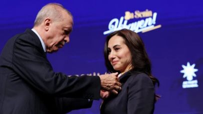 AK Parti'ye geçen Özlem Vural'dan Özgür Özel'e yanıt: 'Seve seve kabul ettik'