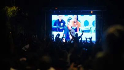 12 Dev Adam Avrupa ikincisi oldu  İzmir’in dev ekranlarında milli heyecan