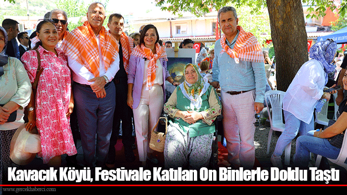 Kavacık Köyü, Festivale Katılan On Binlerle Doldu Taştı