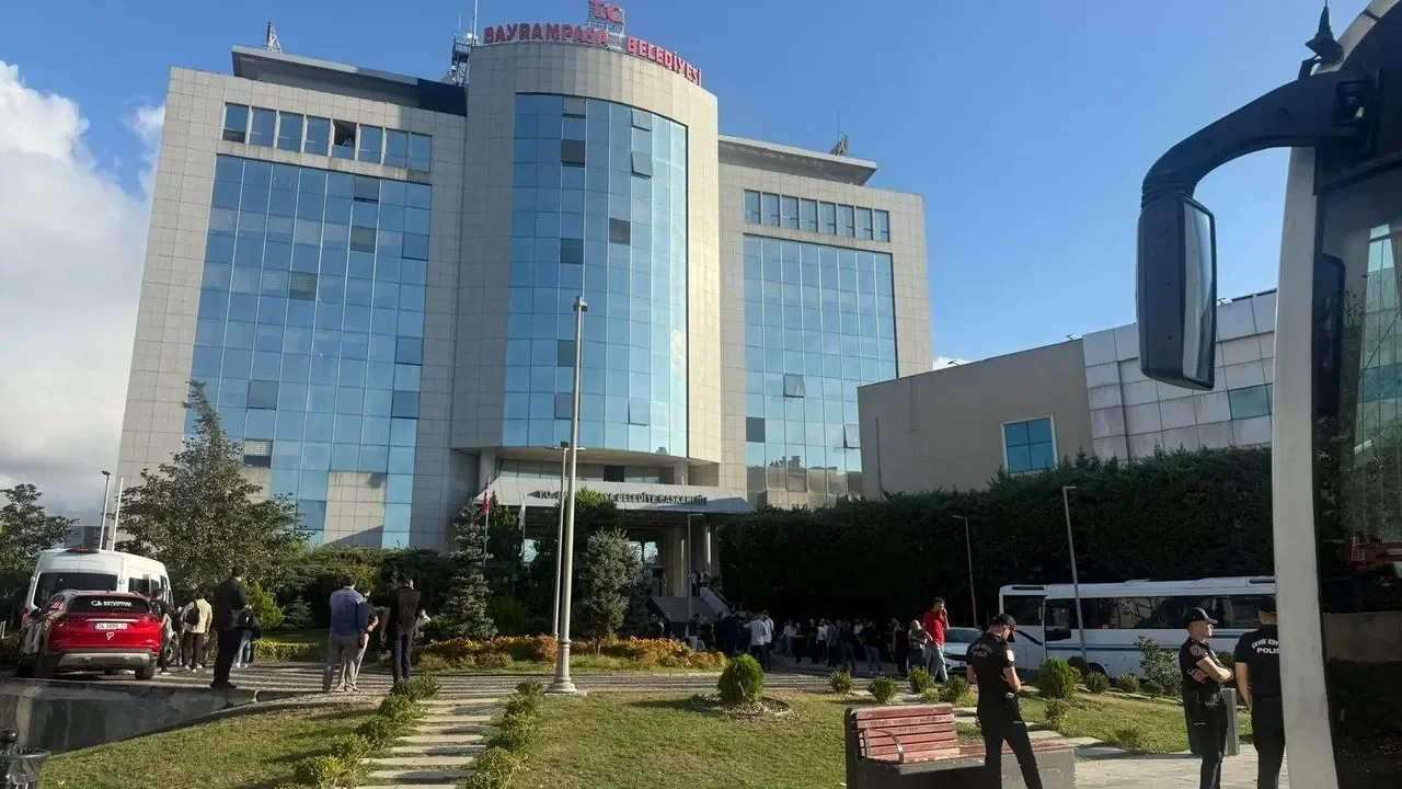 Bayrampaşa Belediyesi'nde CHP'li meclis üyesi istifa etti