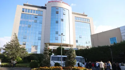 Bayrampaşa Belediyesi'ne operasyon: Gözaltına alınan 48 kişi adliyeye sevk edildi