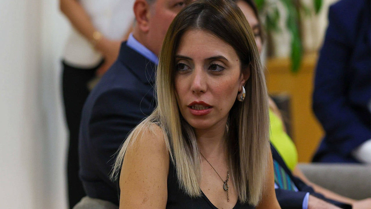 Sokak röportajı nedeniyle yargılanan Dilruba Kayserilioğlu beraat etti