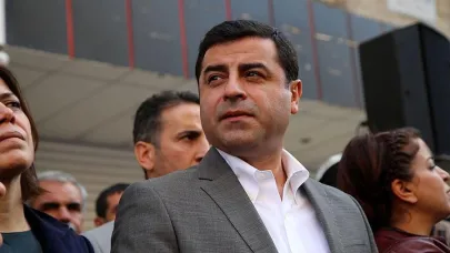 Selahattin Demirtaş'ın kitapları 'sakıncalı' bulunarak cezaevine alınmadı!