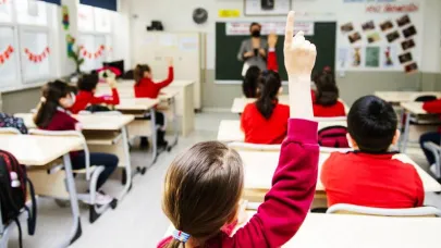 800 bin öğretmen atama beklerken "İlahiyat mezunları sınıf öğretmeni yapıldı" iddiası
