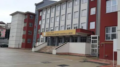 İddia: Kocaeli'deki lisede öğretmenin ameliyat parası öğrencilerden zorla toplandı