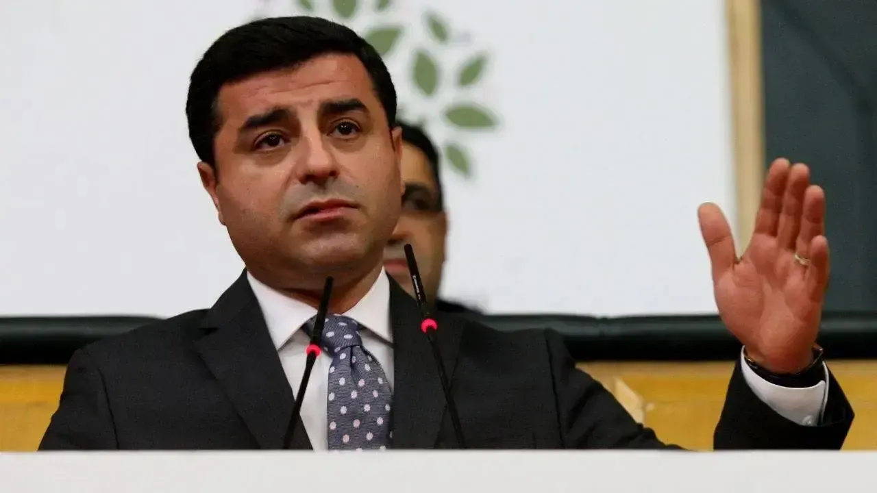 Selahattin Demirtaş’ın ‘Cumhurbaşkanına hakaret’ duruşması ertelendi