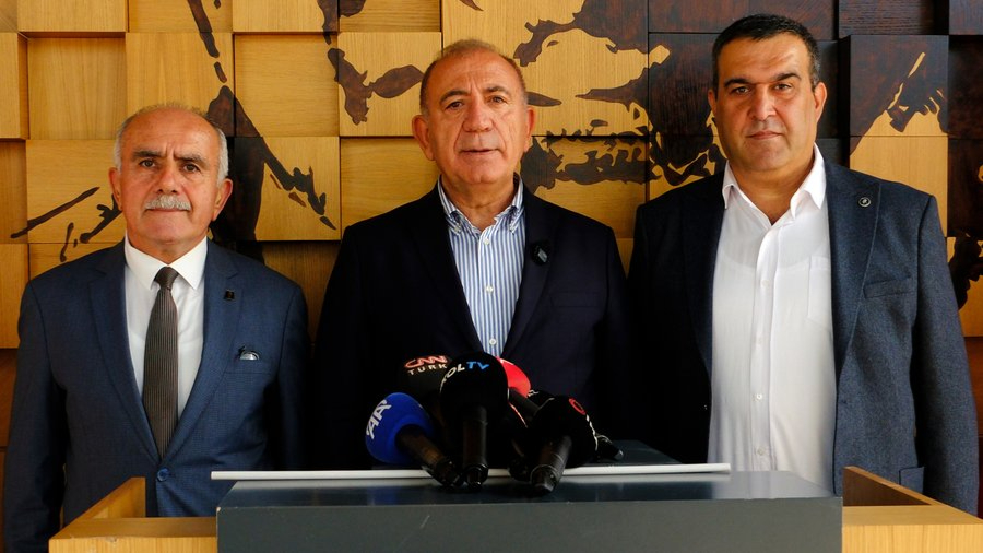 Gürsel Tekin'den ilk açıklama: 'Sabırla bekliyoruz, beni zorlamayın'