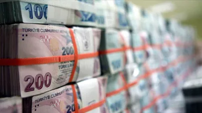 Borçlar arttıkça bankalar büyüyor: Sektörün kârı katlandı