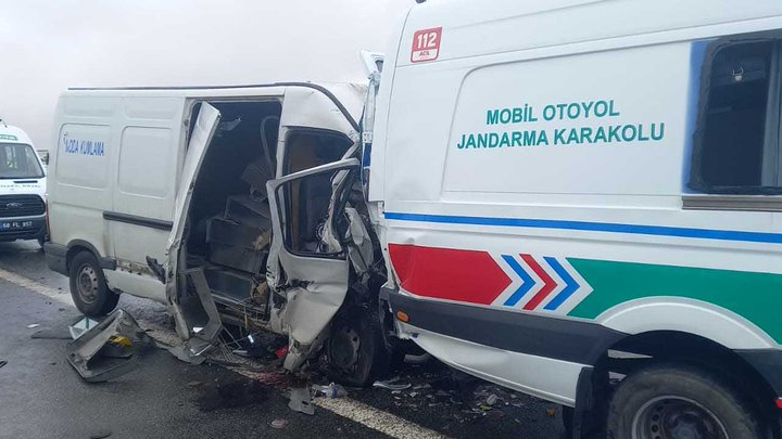 Aksaray’da otoyolda facia gibi kaza: 2 asker şehit, 1 sivil öldü, 3 yaralı!