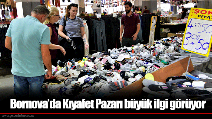 Bornova’da Kıyafet Pazarı büyük ilgi görüyor