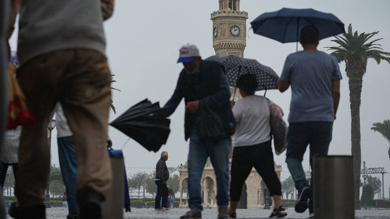 Tarih verildi: Türkiye yeni bir yağışlı havanın etkisi altına giriyor