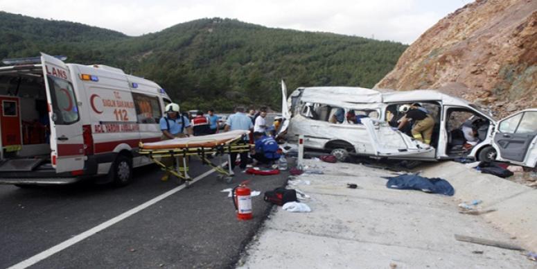 BALIKESİR'DE KAZA ÇOK SAYIDA ÖLÜ VE YARALI VAR