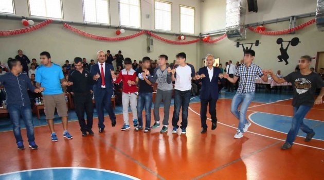 23 Nisan’ı cezaevinde kutladılar