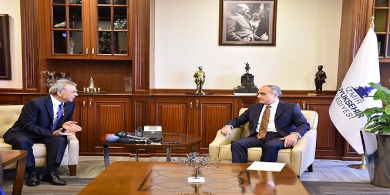 BAKAN TOPÇU’DAN “İZMİR İÇİN EL ELE” MESAJI