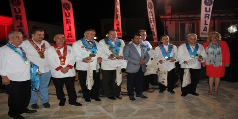 URLA BAĞBOZUMU ŞENLİĞİNİN GALA YEMEĞİ YAPILDI