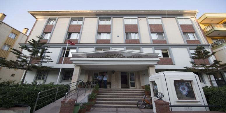 NEVVAR SALİH İŞGÖREN VAKFI İZMİR POLİSİ’NİN YANINDA