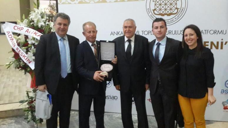 BAŞKENT’TE HÜSEYİN ASLAN’A “VEFA”ÖDÜLÜ