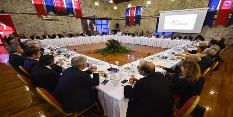 İŞ DÜNYASI “CUMHURİYET” İÇİN BULUŞUYOR