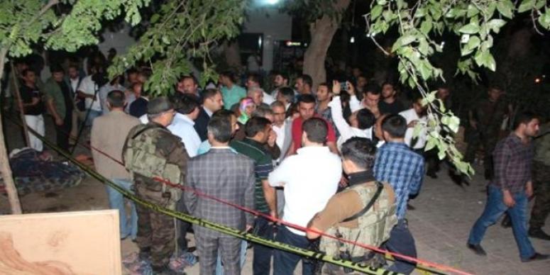 AK PARTİLİ VEKİLLER SURUÇ'TA PROTESTO EDİLDİ